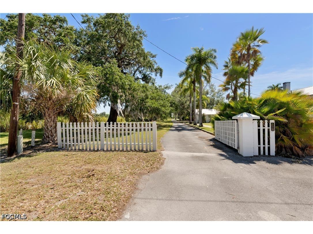 233 De Soto Avenue Labelle FL 33935 2026028994 image4