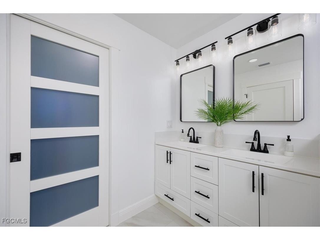 233 SW 19th Terrace Cape Coral FL 33991 2025015955 image23