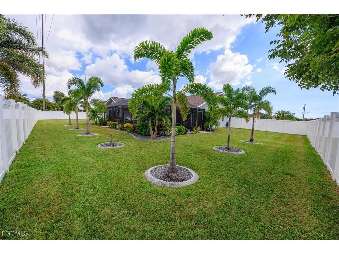 233 SW 19th Terrace Cape Coral FL 33991 2025015955 image28