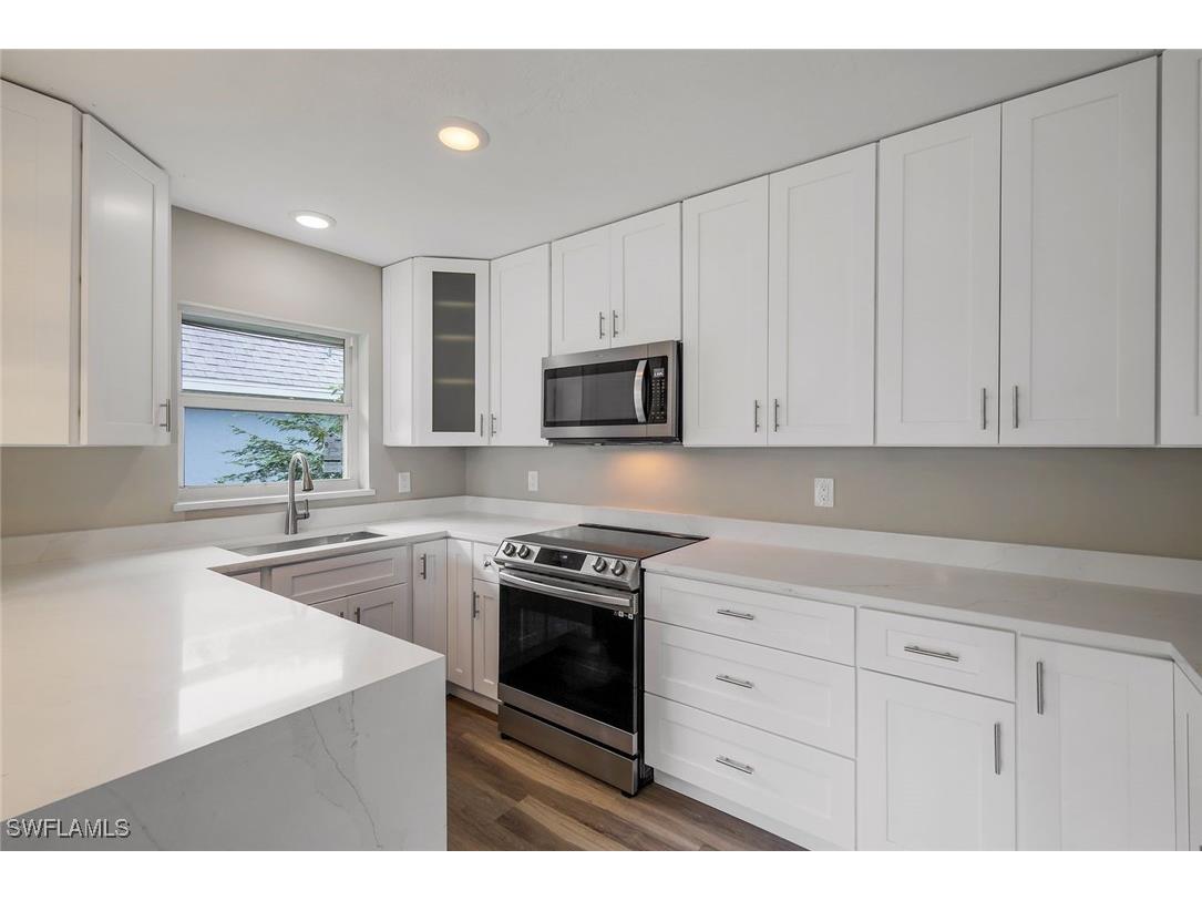 233 Yorkshire Court Naples FL 34112 225061837 image3