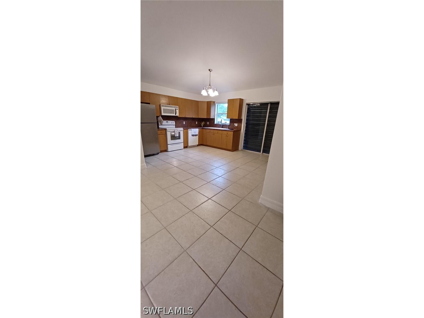 2330 Della Drive Naples FL 34117 226018132 image2