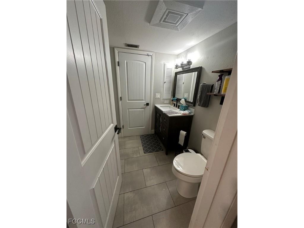 2330 SE 8th Terrace Cape Coral FL 33990 2025021641 image9