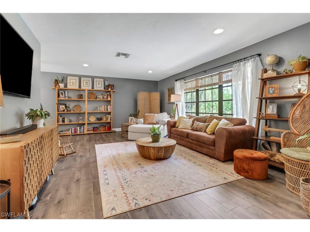 2331 21st Street SW Naples FL 34117 223030665 image1