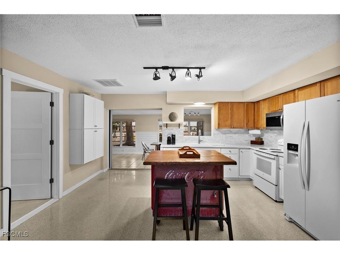 2331 Lemon Street Saint James City FL 33956 2025012565 image31