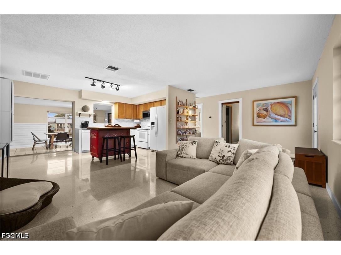 2331 Lemon Street Saint James City FL 33956 2026015735 image13