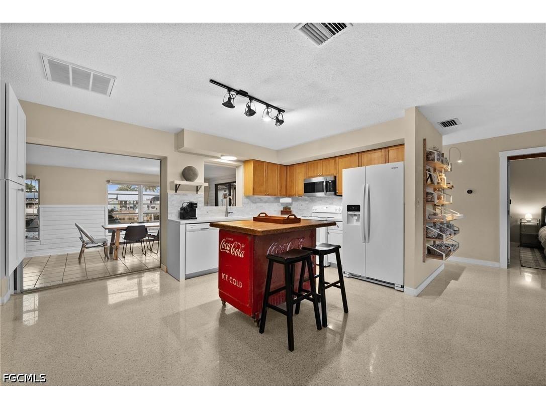 2331 Lemon Street Saint James City FL 33956 2026015735 image8