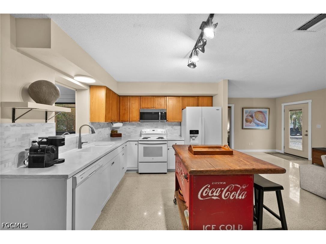 2331 Lemon Street Saint James City FL 33956 2026015735 image9