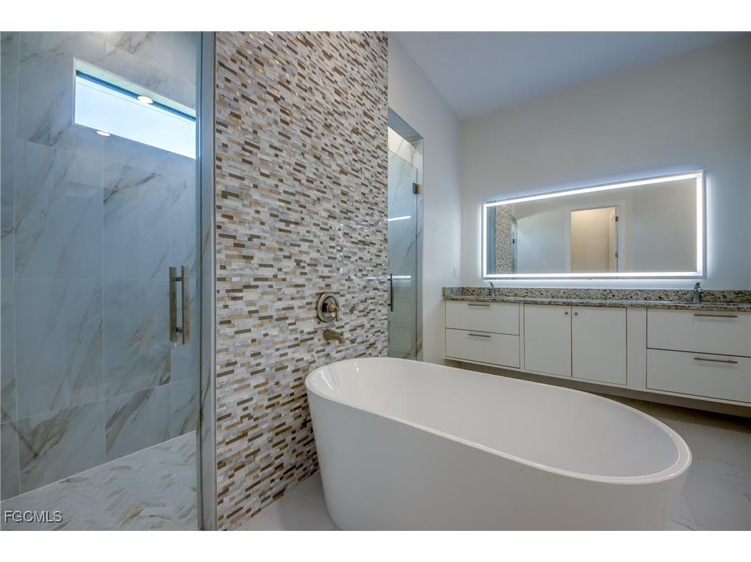 2332 NW 35th Place Cape Coral FL 33993 2025019244 image19