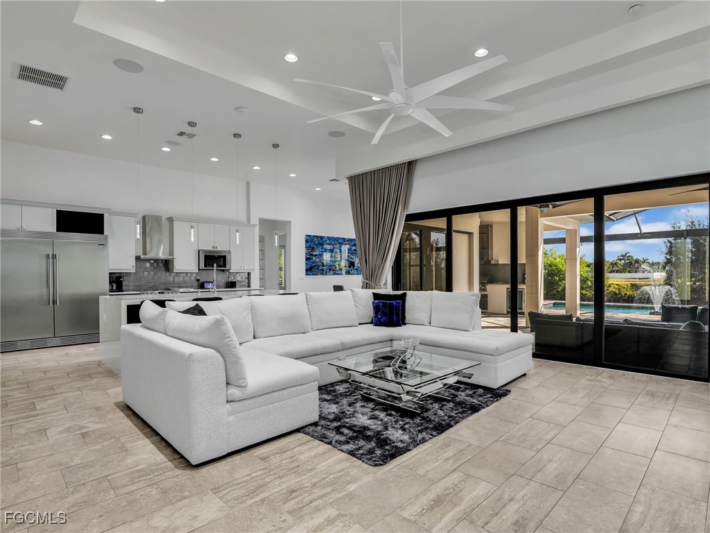 2333 SW 21st Avenue Cape Coral FL 33991 2025018118 image7