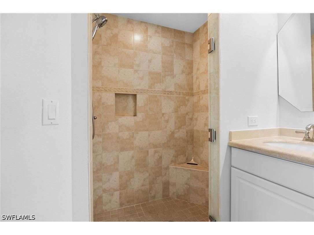 2335 Carrington Court #104 Naples FL 34109 226015875 image18