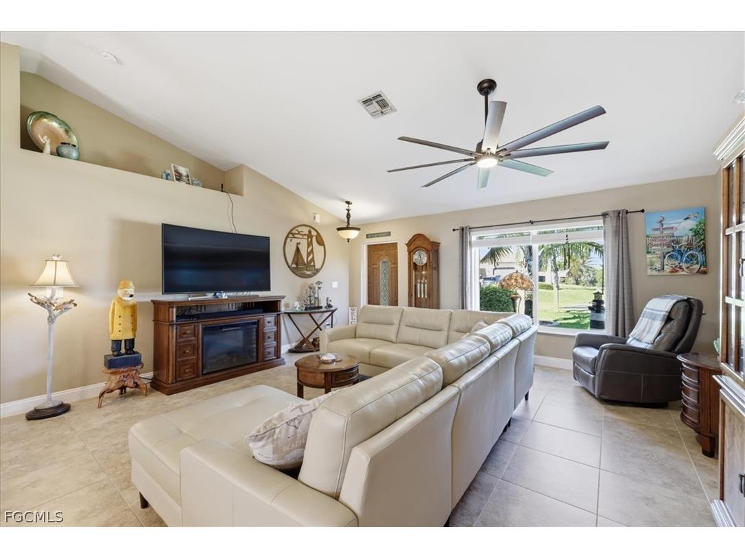 2337 NW 38th Place Cape Coral FL 33993 2026011810 image3