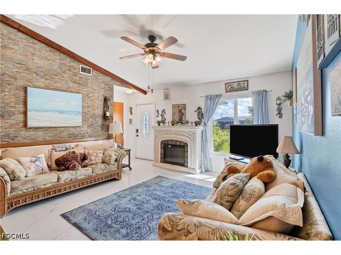 2339 Lake View Boulevard Port Charlotte FL 33948 2026025053 image4