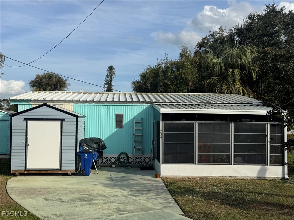 234 Lamplighter Lane North Fort Myers FL 33917 2025026438 image1
