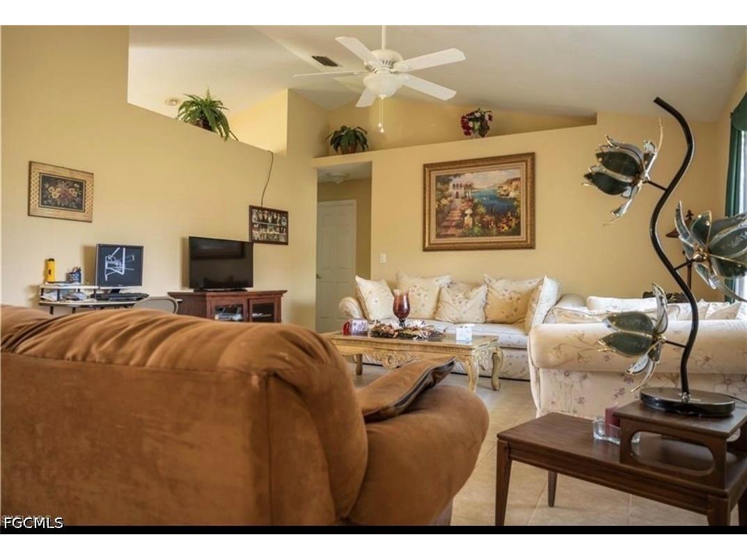 234 SE 1st Avenue Cape Coral FL 33990 2026029436 image3