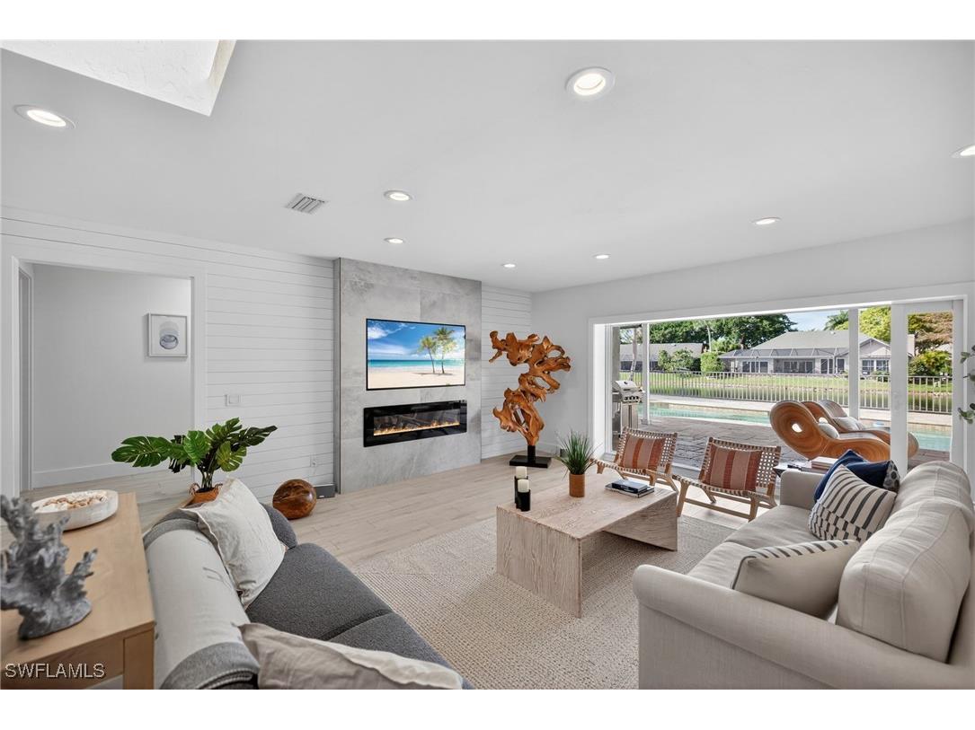 2341 Mayfield Court #8 Naples FL 34105 226003356 image1