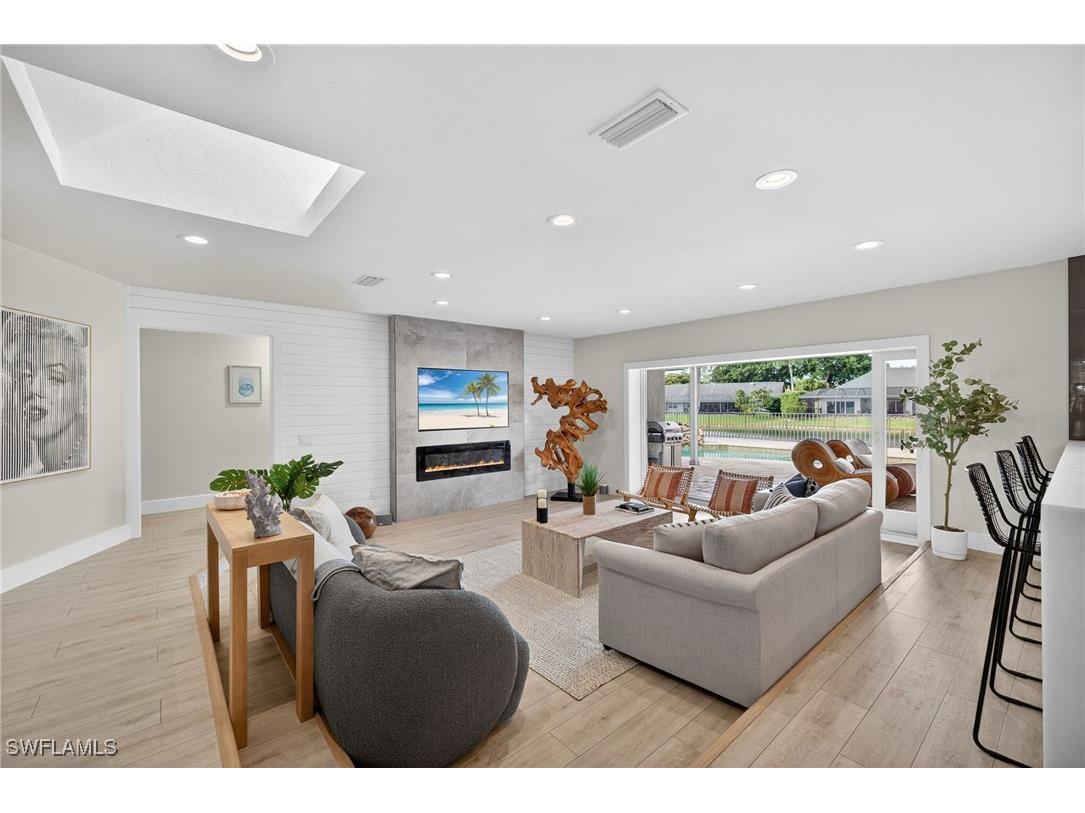 2341 Mayfield Court #8 Naples FL 34105 226003356 image5