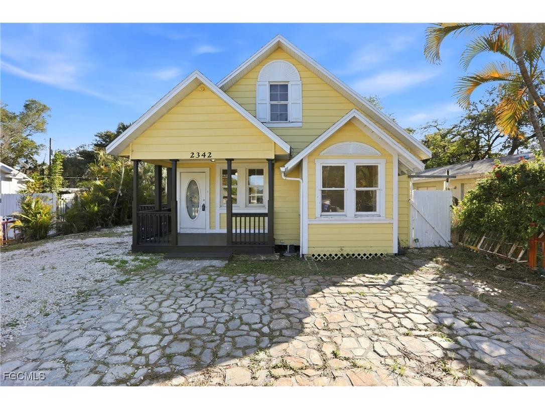 2342 Stella Street Fort Myers FL 33901 2026000841 image1