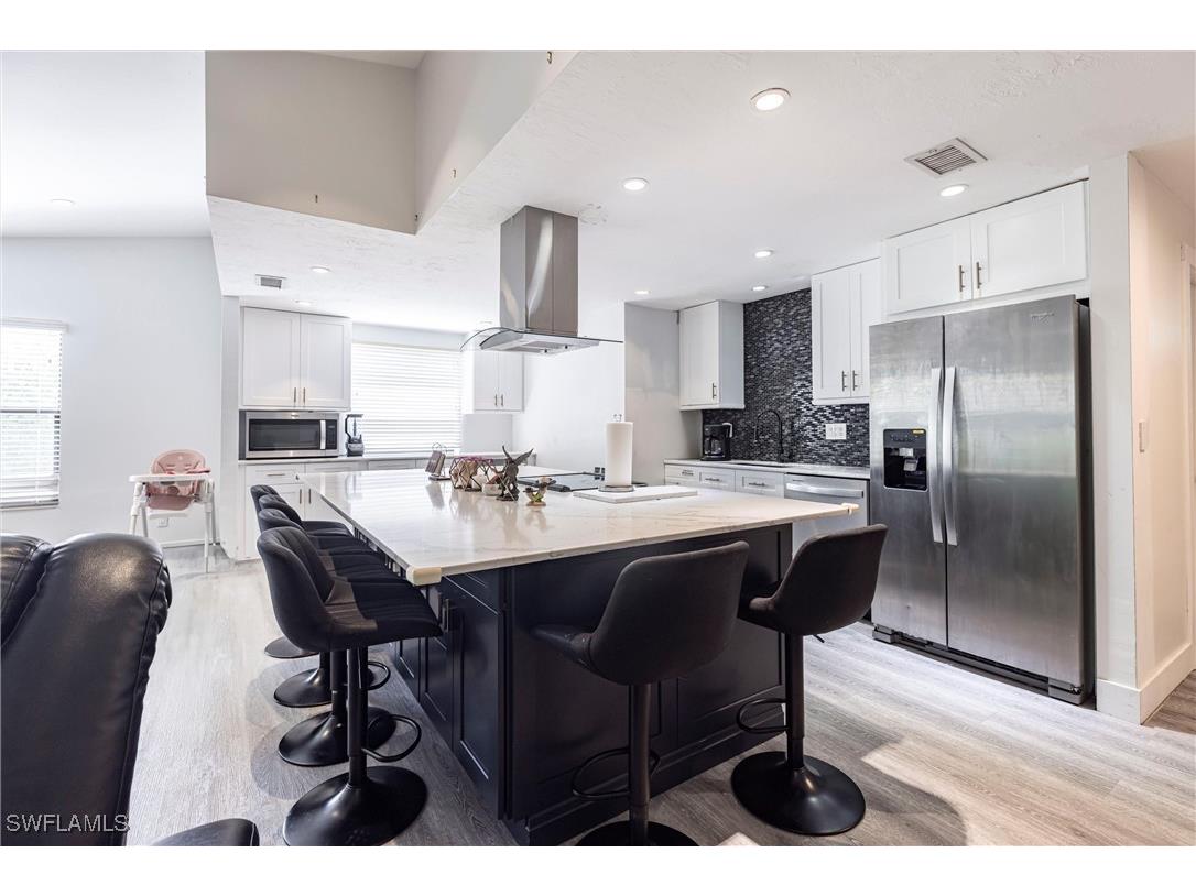 2345 Outrigger Lane Naples FL 34104 225065122 image1