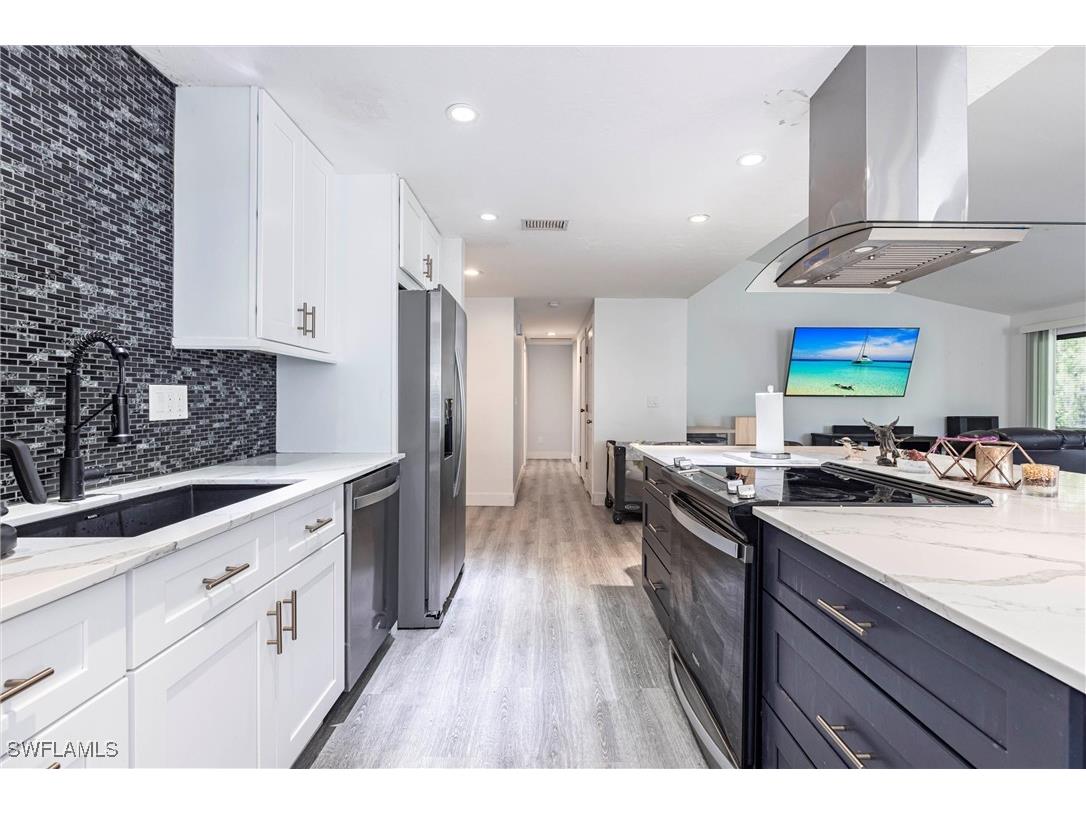 2345 Outrigger Lane Naples FL 34104 225065122 image3