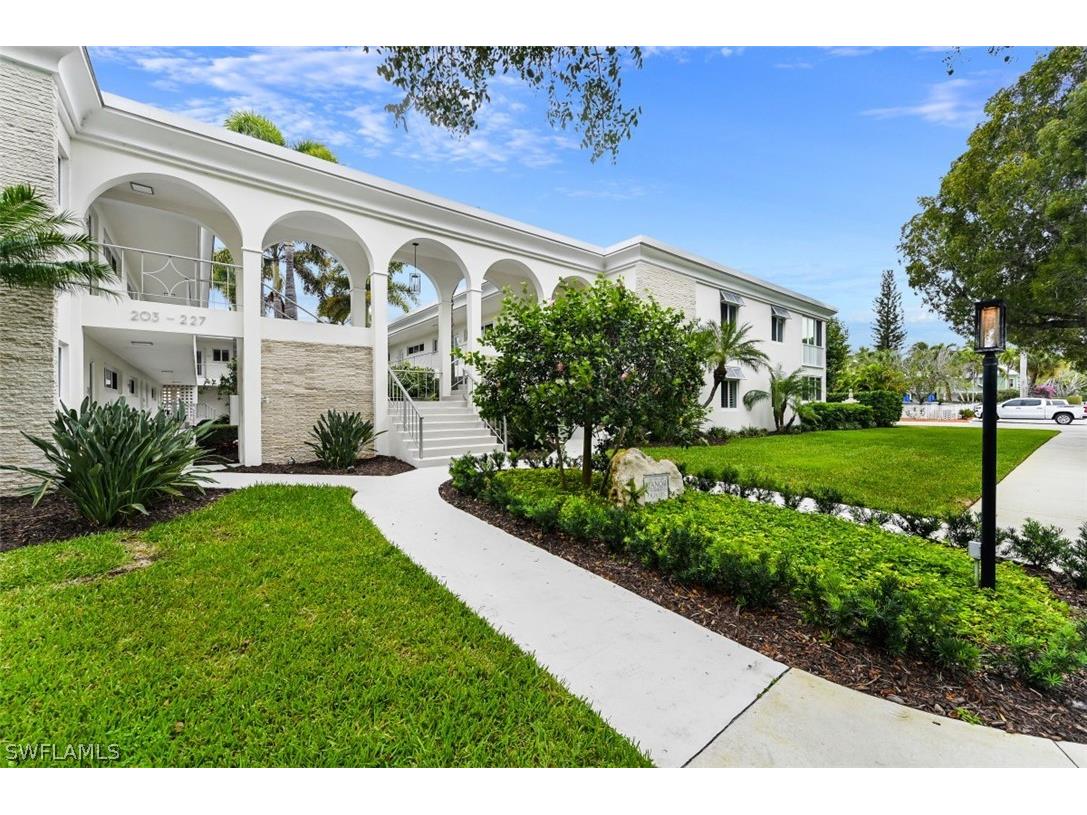 235 3rd Avenue S Naples FL 34102 224033952 image1