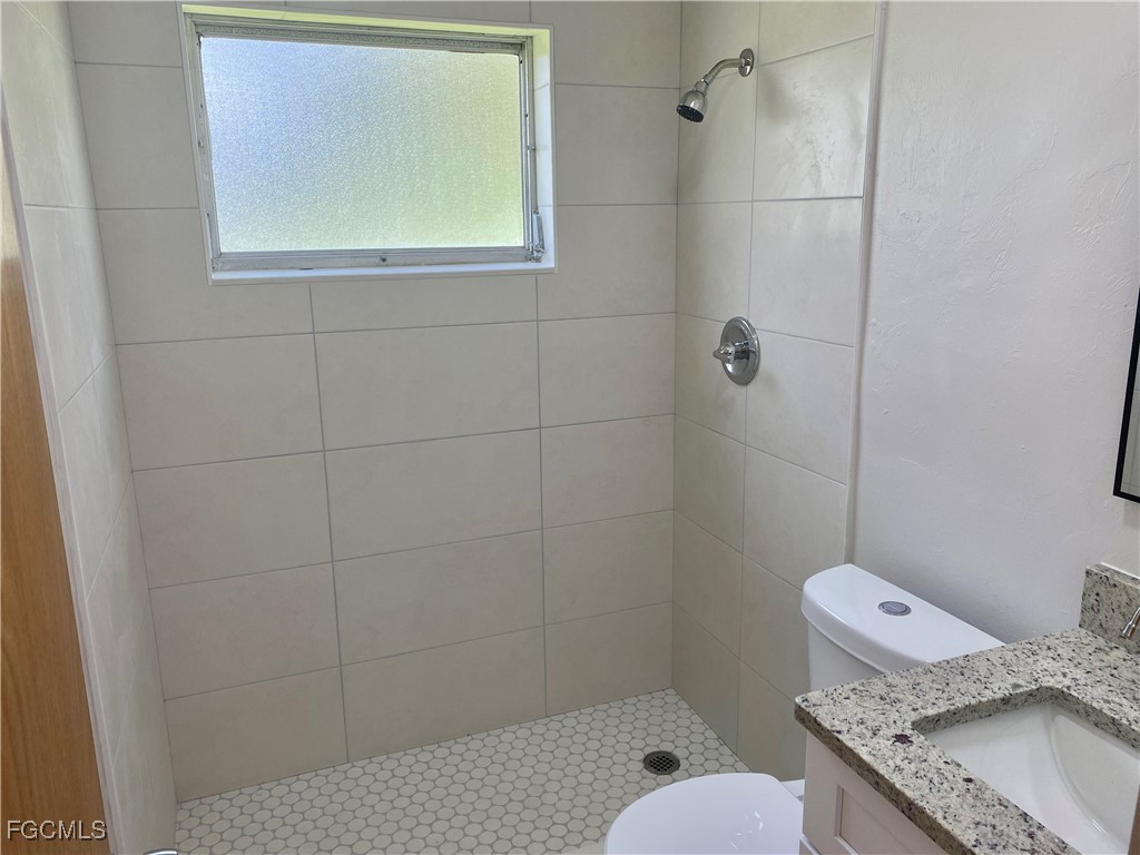 235 Maine Avenue Fort Myers FL 33905 2025002668 image16