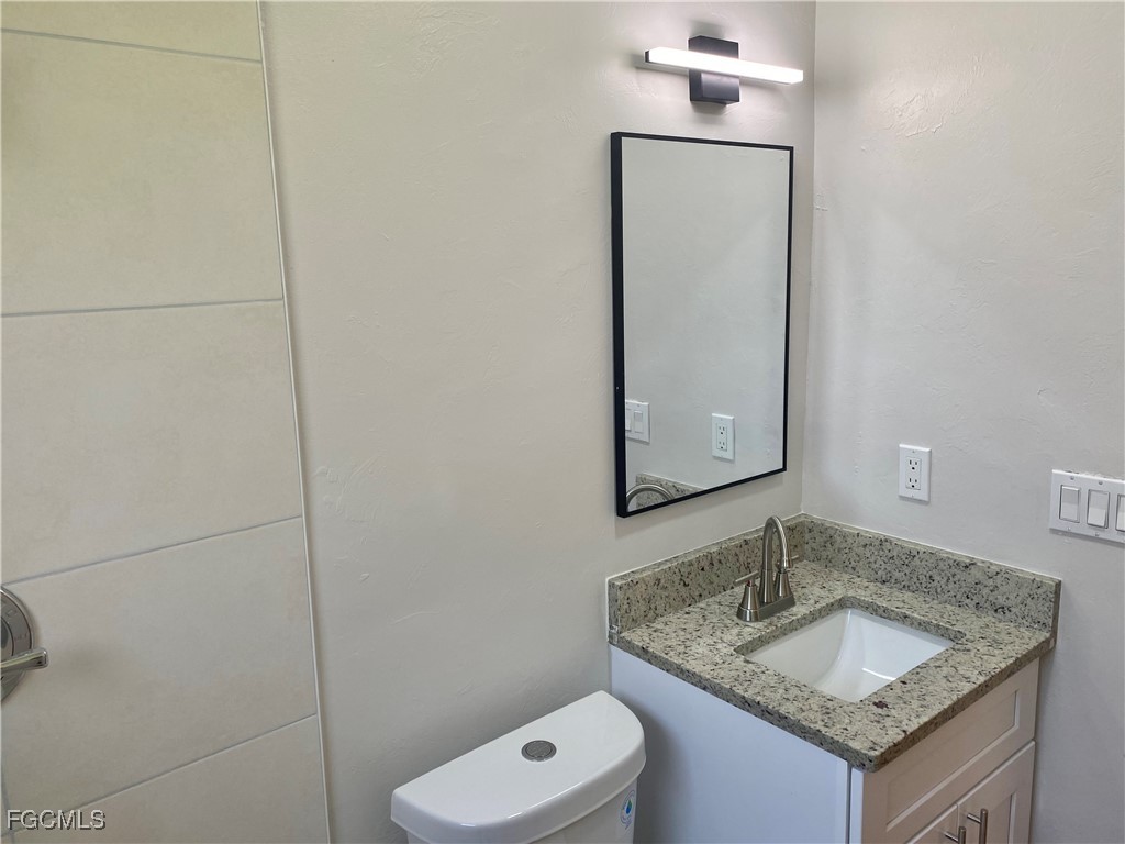 235 Maine Avenue Fort Myers FL 33905 2025002668 image17