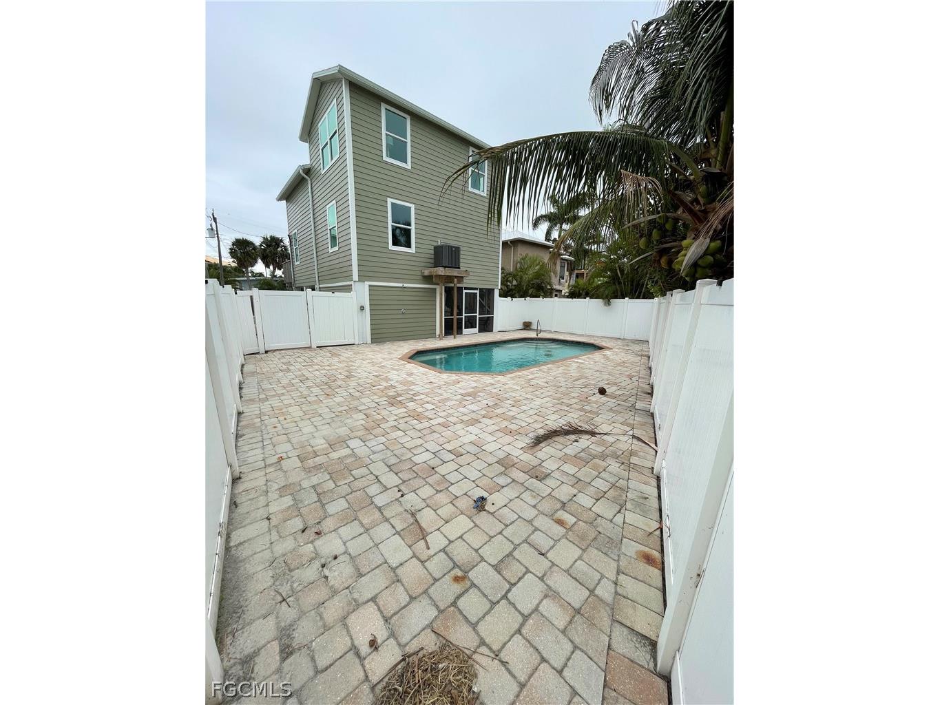 235 Miramar Street Fort Myers Beach FL 33931 2026011976 image2