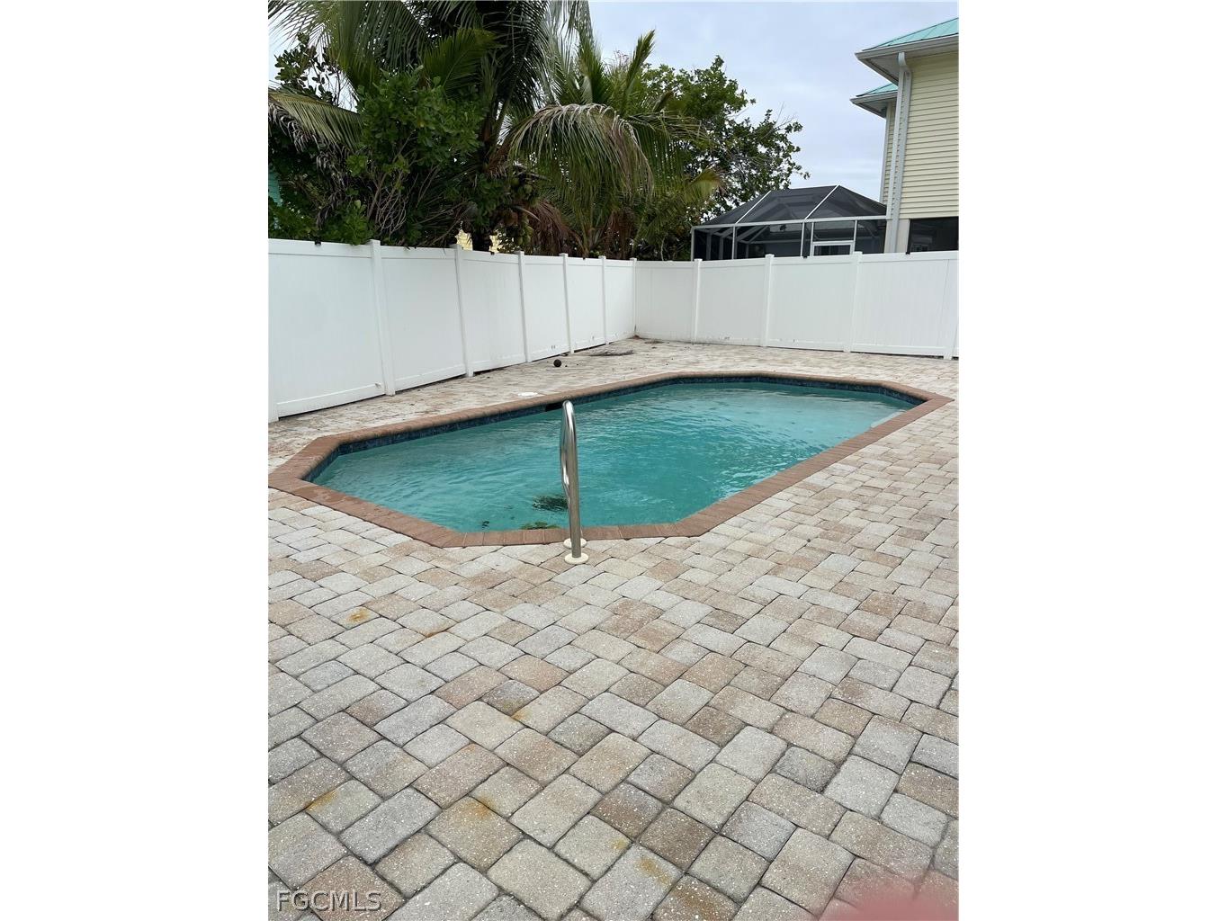 235 Miramar Street Fort Myers Beach FL 33931 2026011976 image3