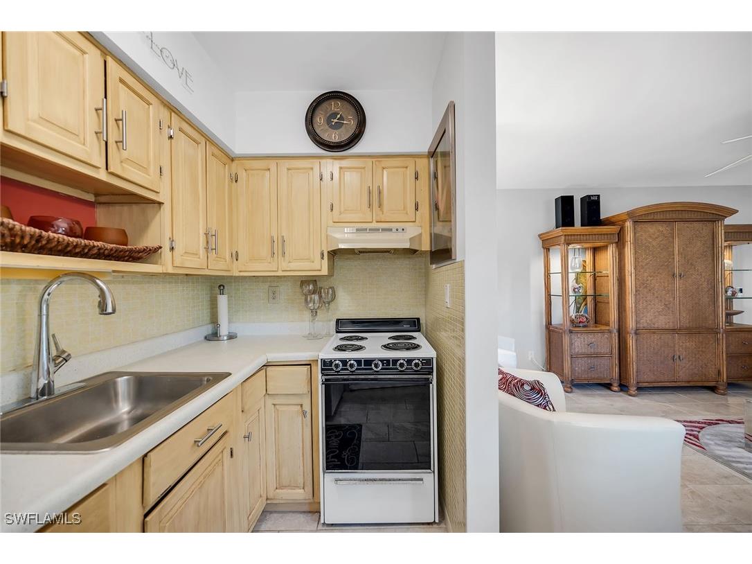 235 Seaview Court #B2 Marco Island FL 34145 226003386 image14