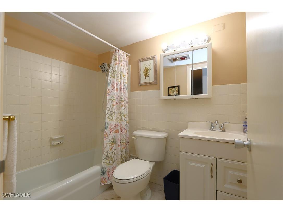 235 Seaview Court #B5 Marco Island FL 34145 225083359 image14