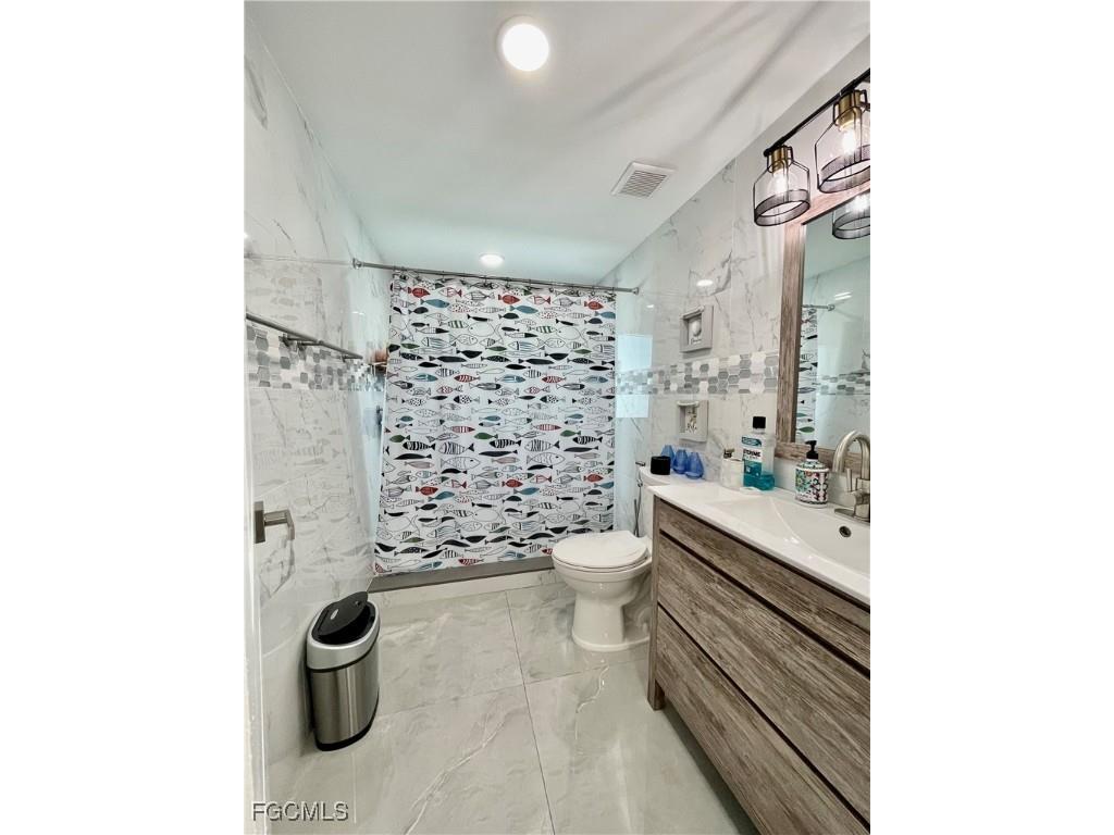 2351 Oleander Street Saint James City FL 33956 2025010667 image10