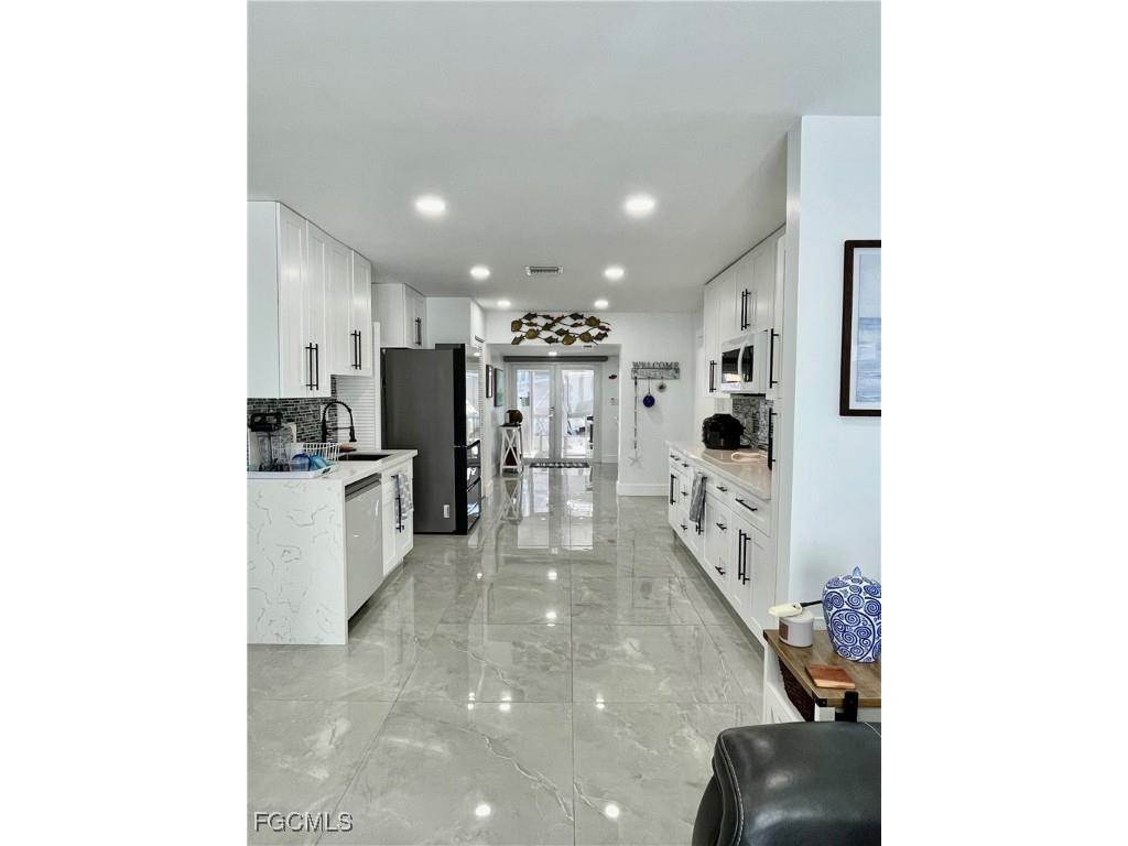 2351 Oleander Street Saint James City FL 33956 2025010667 image2