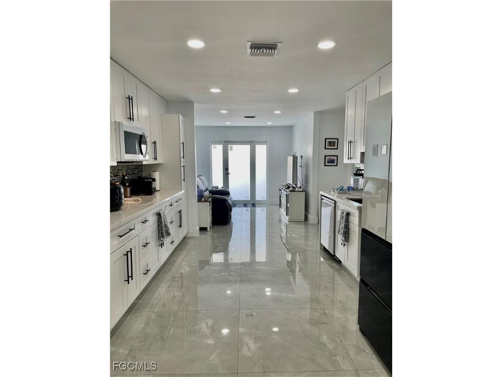 2351 Oleander Street Saint James City FL 33956 2025010667 image5