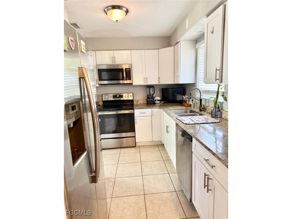 2354 Gorham Avenue Fort Myers FL 33907 2025017316 image11