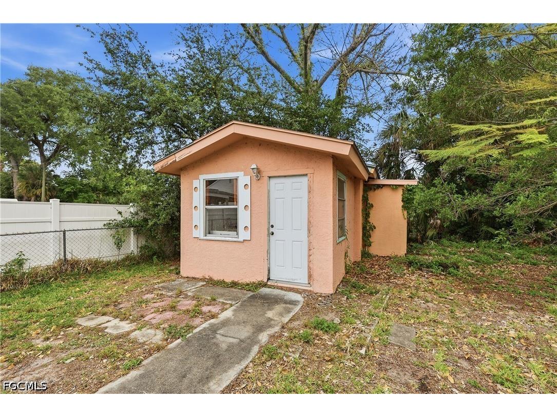 2355 Jeffcott Street Fort Myers FL 33901 2026018429 image18