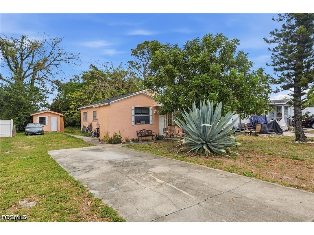 2355 Jeffcott Street Fort Myers FL 33901 2026018429 image2