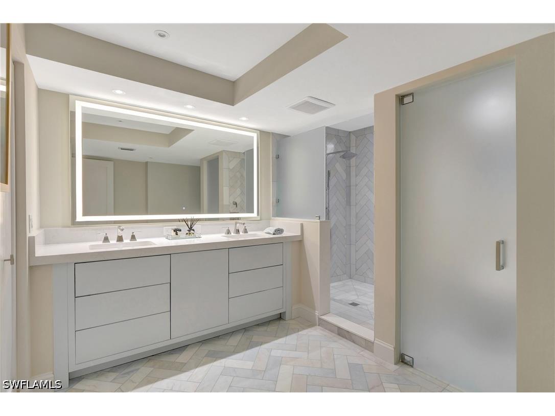 2357 Gulf Shore Boulevard N #107 Naples FL 34103 226022403 image13