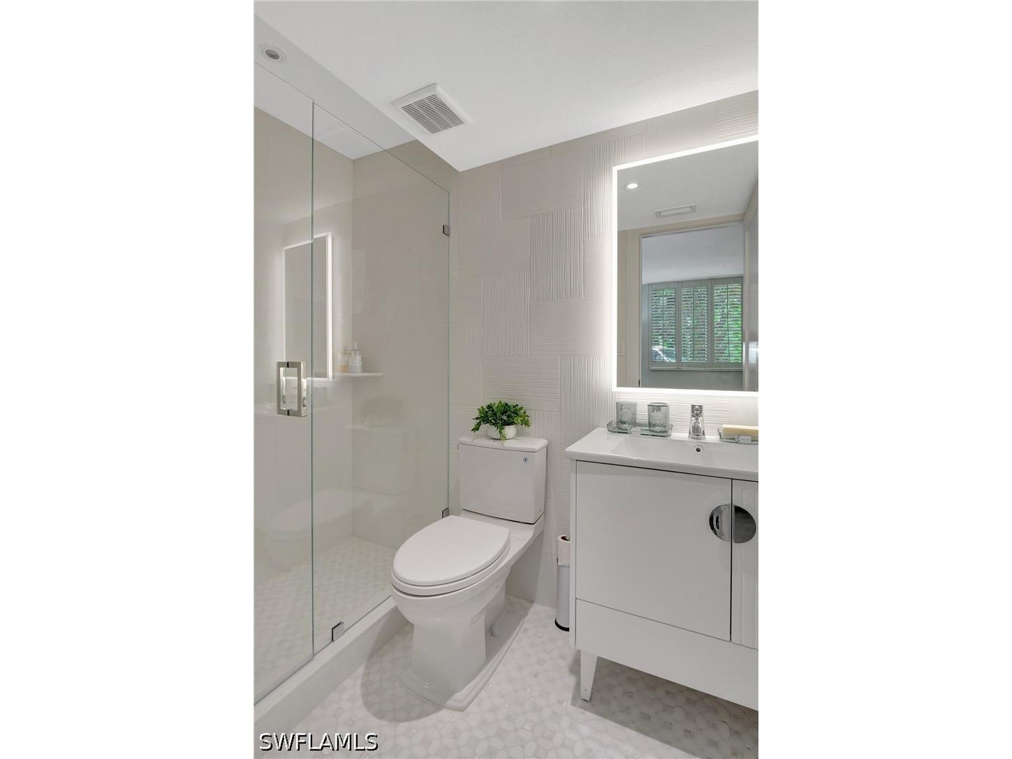 2357 Gulf Shore Boulevard N #107 Naples FL 34103 226022403 image21