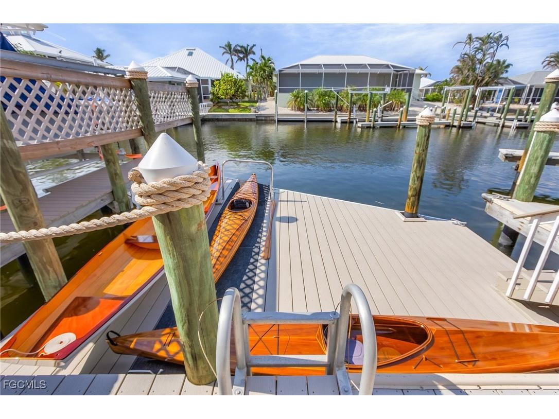 2357 Sapodilla Lane Saint James City FL 33956 2025020584 image2