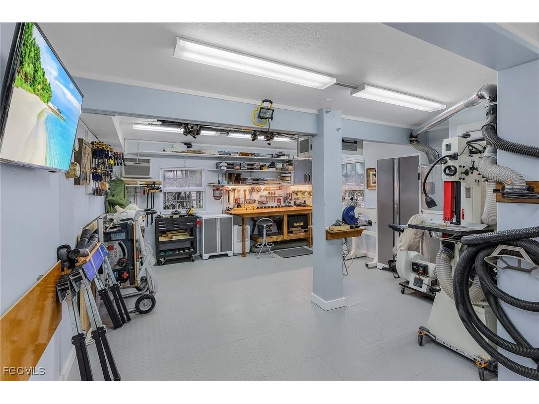 2357 Sapodilla Lane Saint James City FL 33956 2025020584 image39