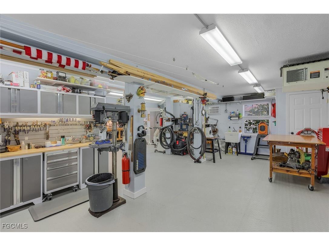 2357 Sapodilla Lane Saint James City FL 33956 2025020584 image40