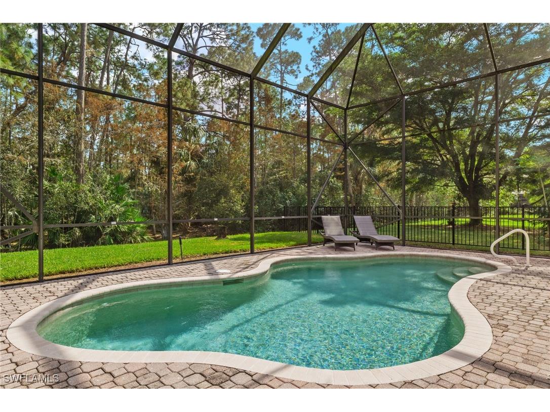 2358 Butterfly Palm Drive Naples FL 34119 224086842 image1