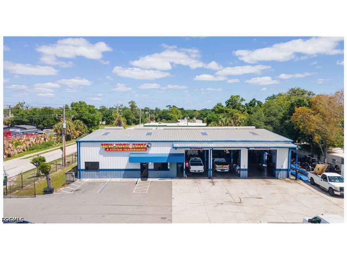 236 Pondella Road North Fort Myers FL 33903 2026016025 image1