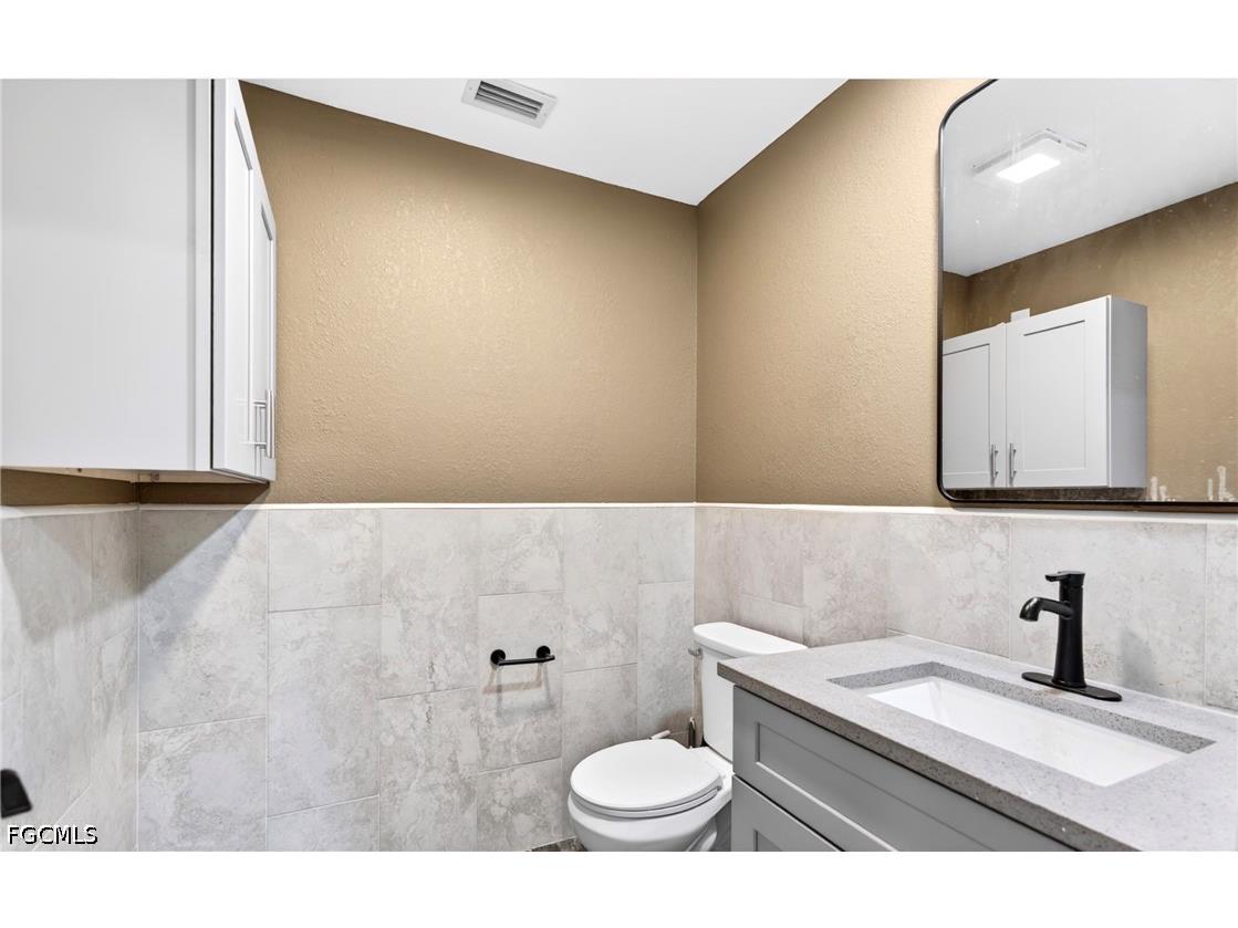 236 Pondella Road North Fort Myers FL 33903 2026016025 image13