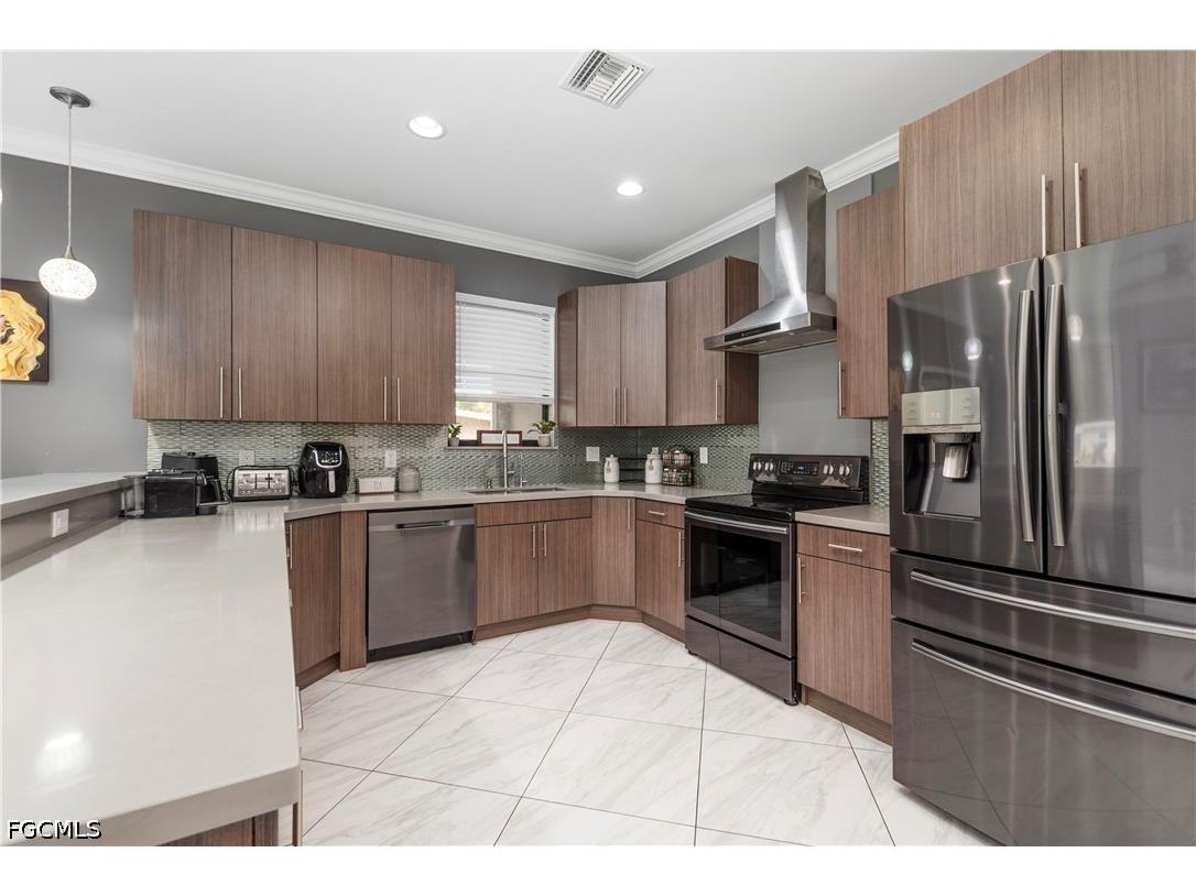 2360 Burton Avenue Fort Myers FL 33907 2026025227 image4