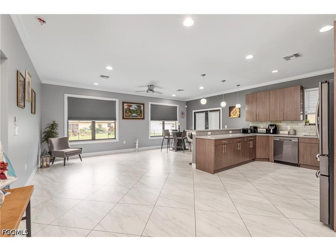 2360 Burton Avenue Fort Myers FL 33907 2026025227 image5