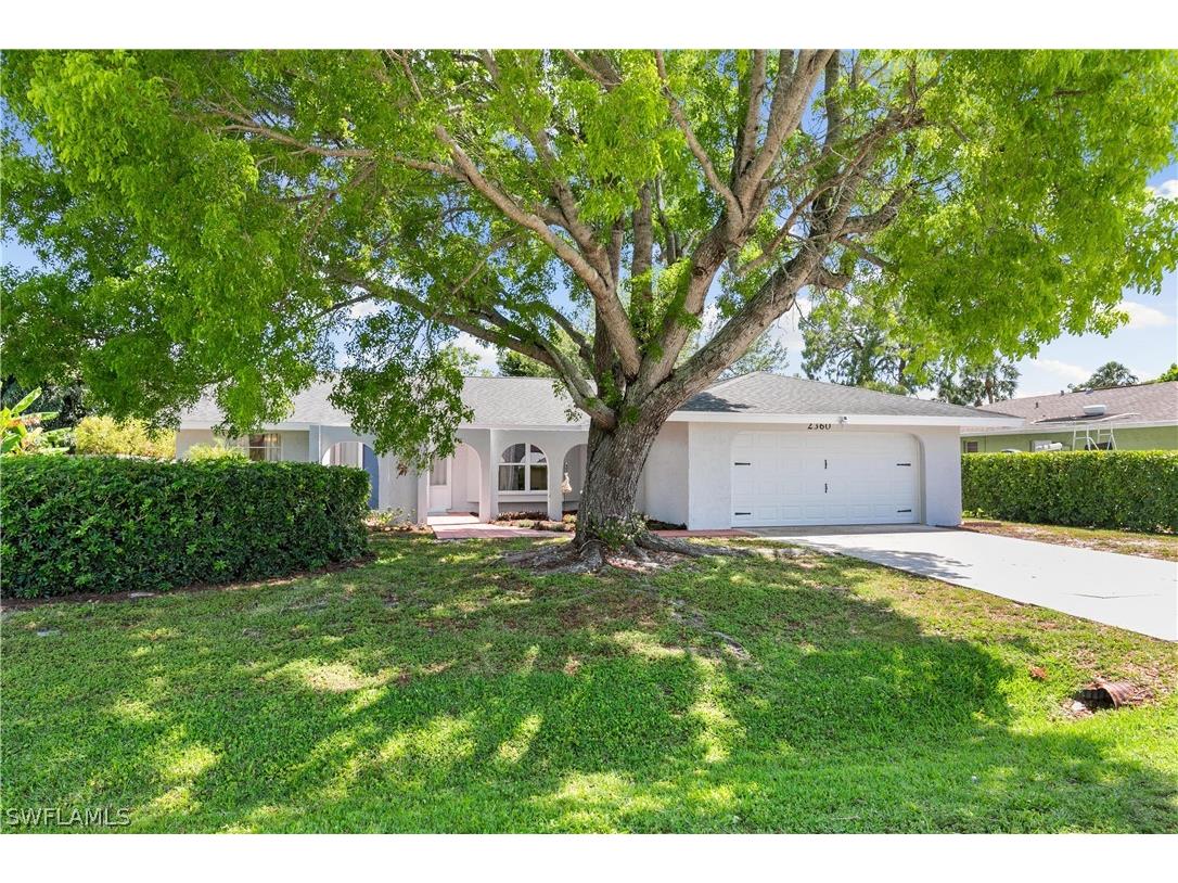 2360 Clipper Way Naples FL 34104 224039384 image1