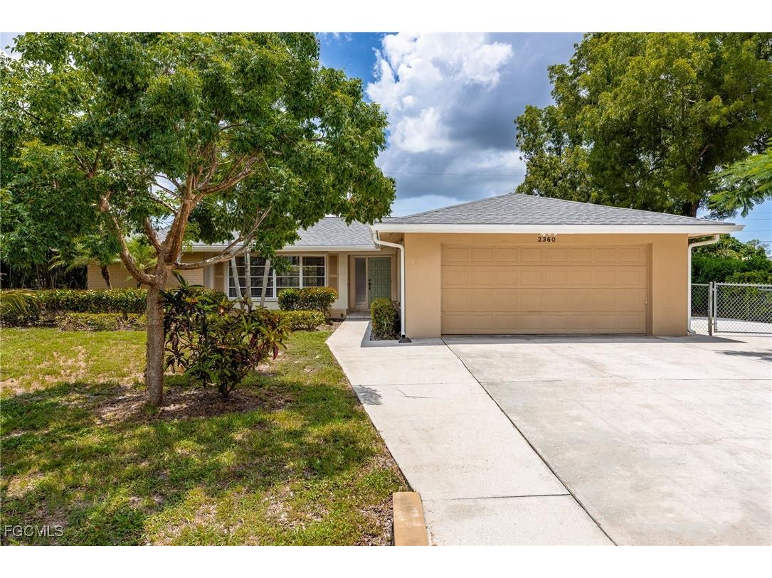 2360 Ephraim Avenue Fort Myers FL 33907 2025003567 image1