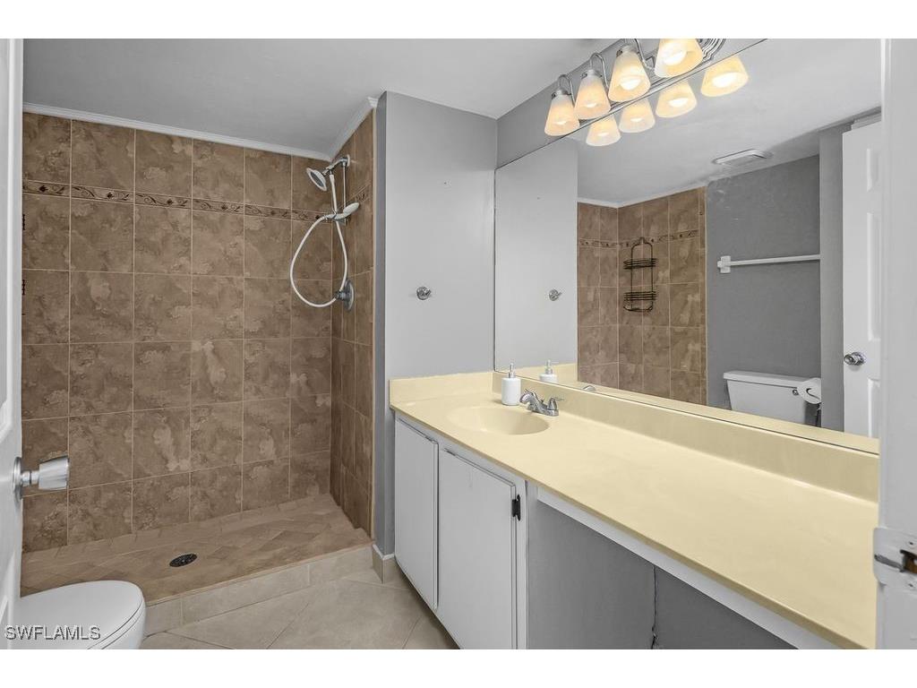 2360 Naples Trace Circle #2 Naples FL 34109 225084088 image19