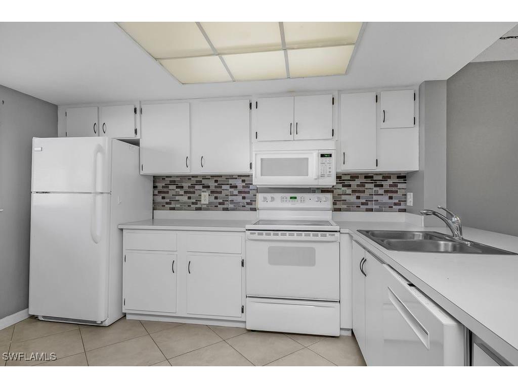 2360 Naples Trace Circle #2 Naples FL 34109 225084088 image6